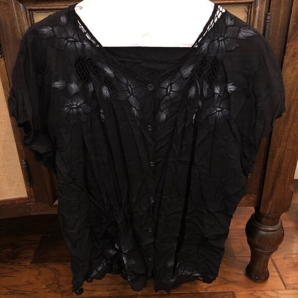 Black and white floral crochet button down blouse - Picture 1 of 3